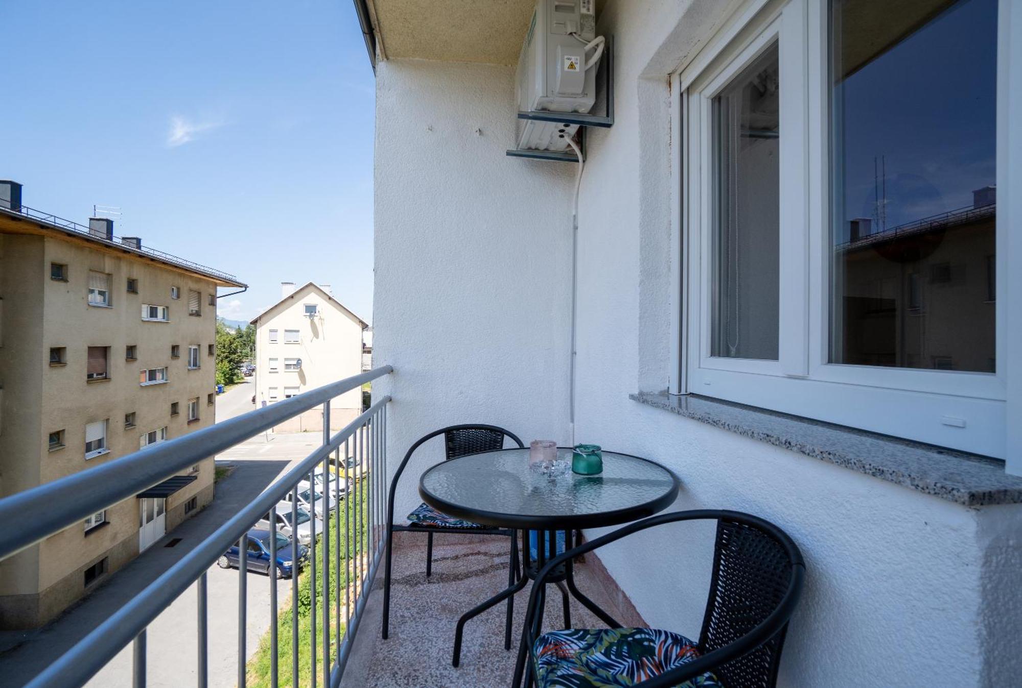 Apartman Josip Gospić Buitenkant foto