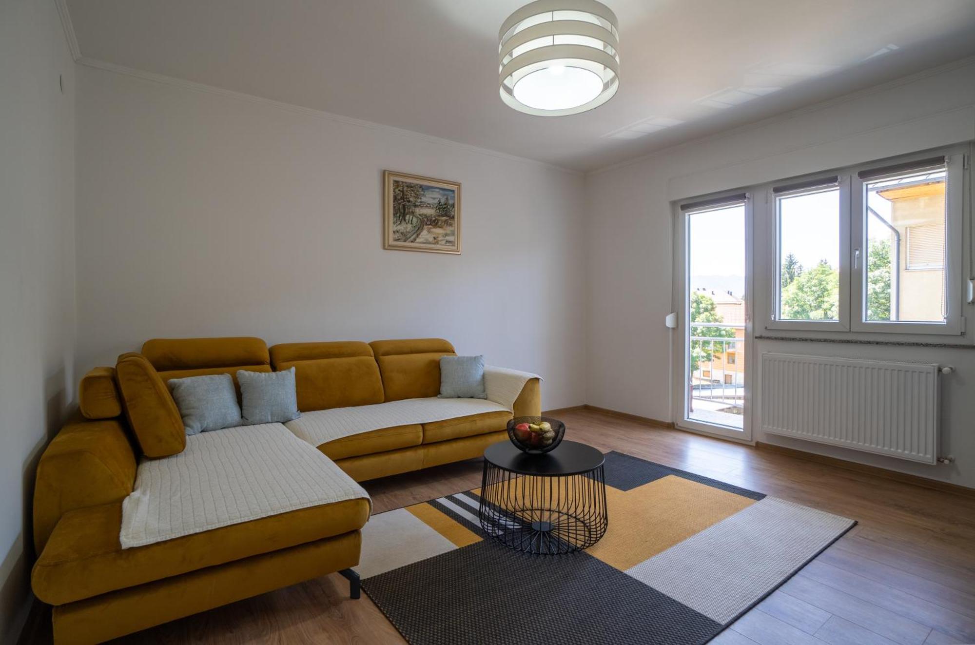 Apartman Josip Gospić Buitenkant foto